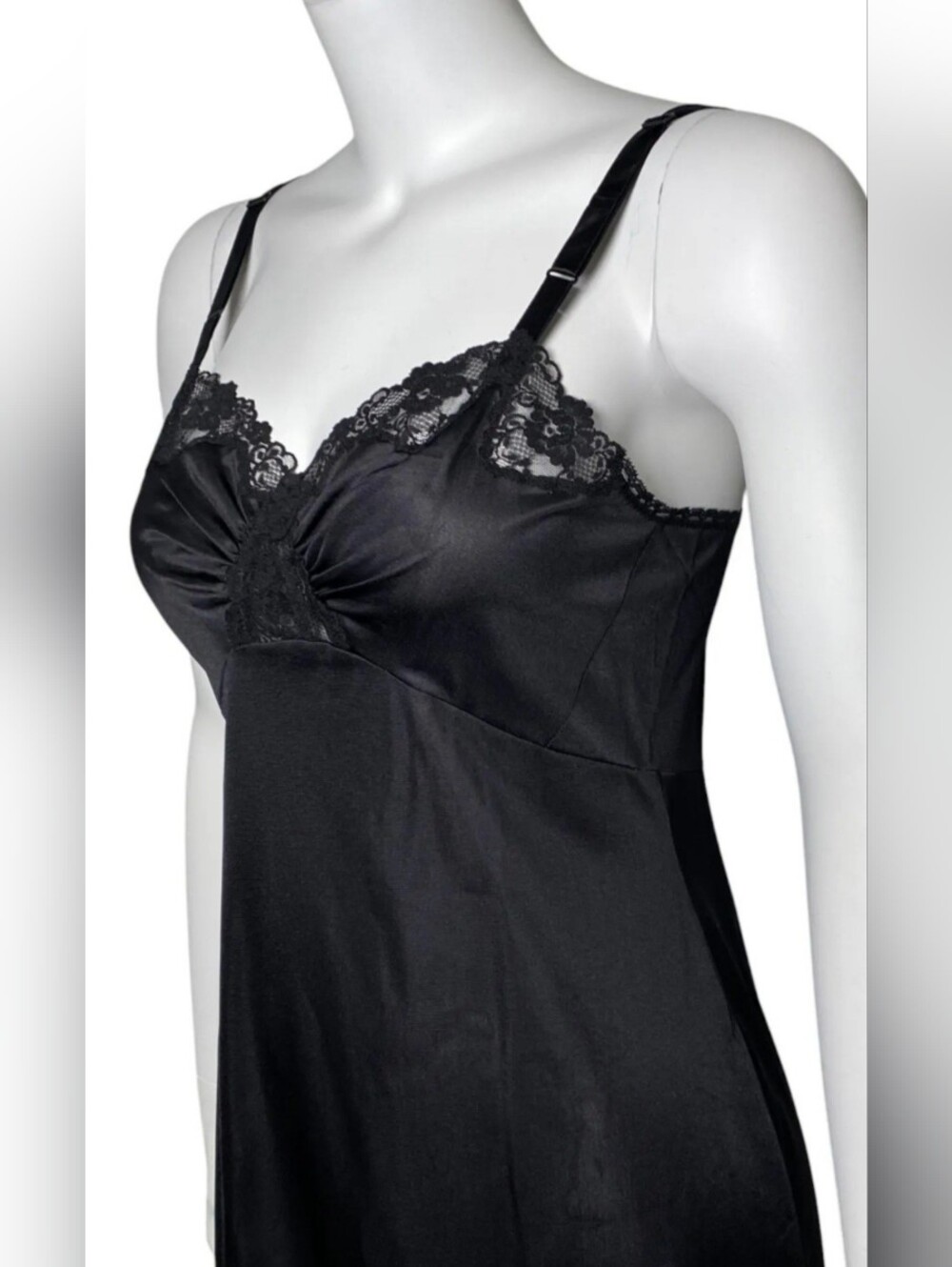 EUC Shadowline Womens Size 38 Black Lace-Trim Nightgown Lingerie